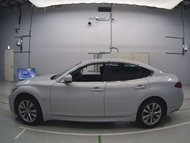 NISSAN FUGA 2012