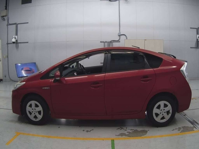 TOYOTA PRIUS 2011