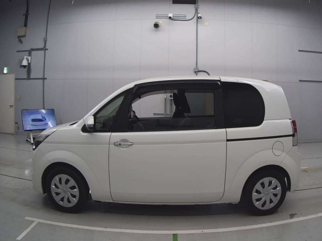 TOYOTA SPADE 2015