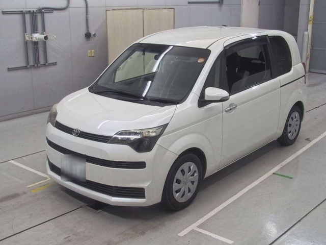 TOYOTA SPADE 2015