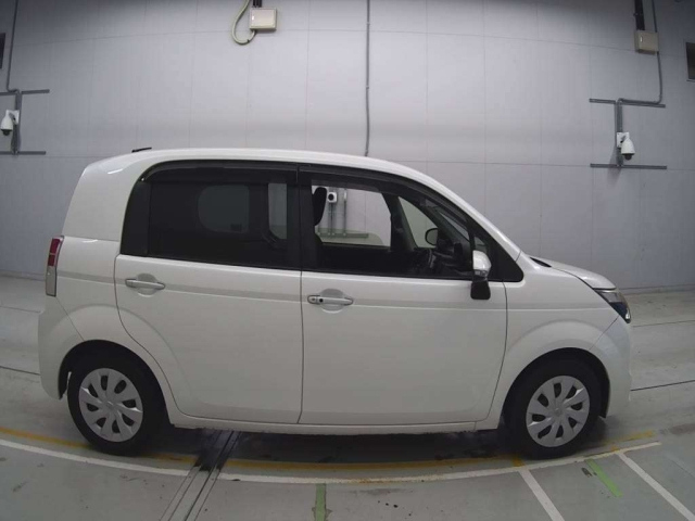 TOYOTA SPADE 2015