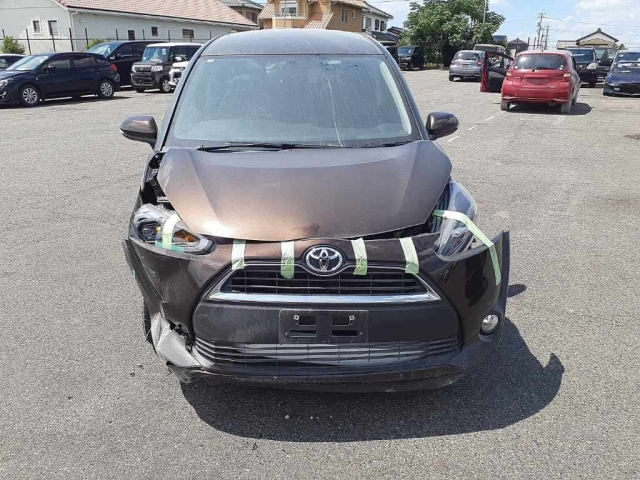 TOYOTA SIENTA 2016