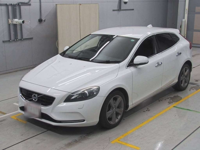 VOLVO V40 2013