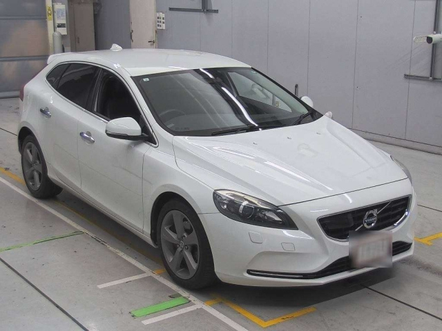 VOLVO V40 2013
