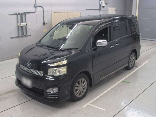 TOYOTA VOXY 2011