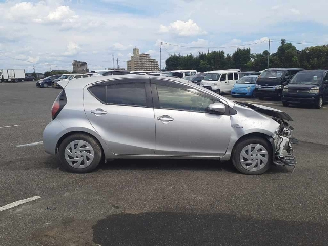 TOYOTA AQUA 2018