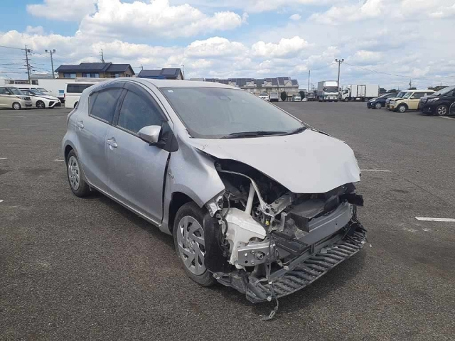 TOYOTA AQUA 2018