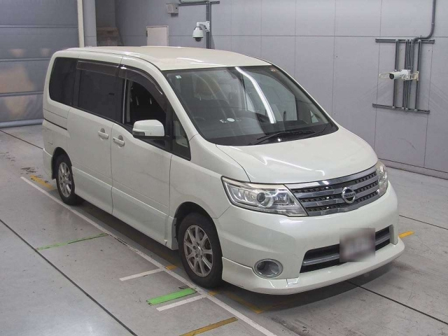 NISSAN SERENA 2010