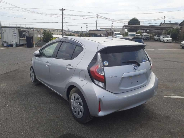 TOYOTA AQUA 2018