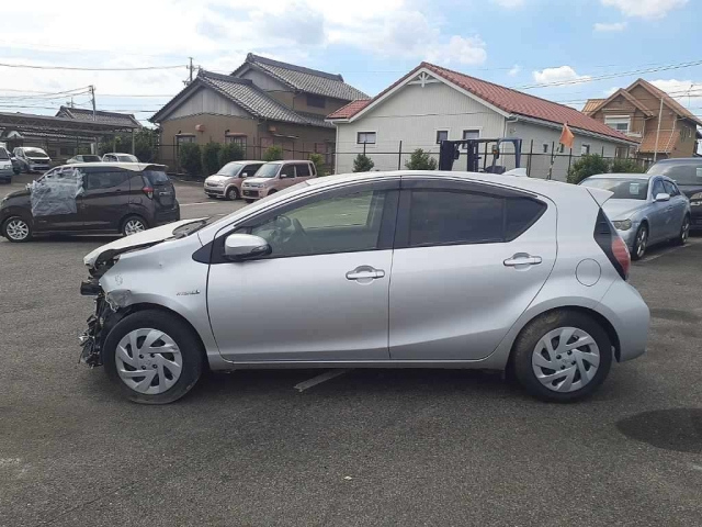 TOYOTA AQUA 2018