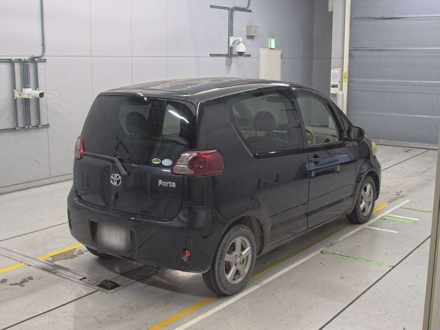 TOYOTA PORTE 2009