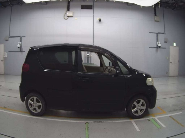 TOYOTA PORTE 2009