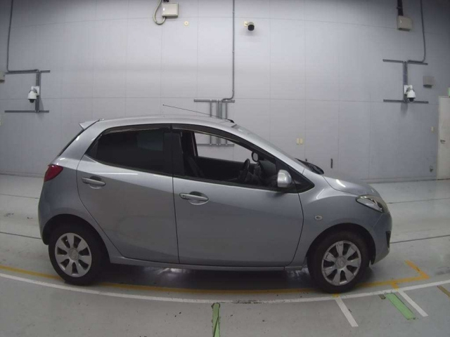MAZDA DEMIO 2012