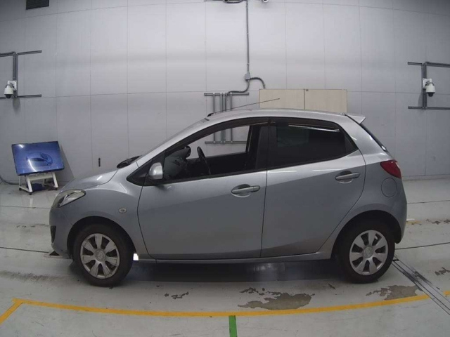 MAZDA DEMIO 2012