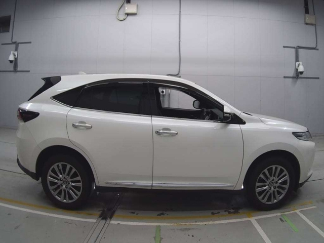 TOYOTA HARRIER 2018