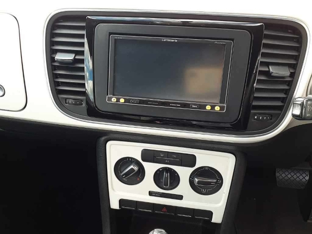 VOLKSWAGEN THE BEETLE 2013