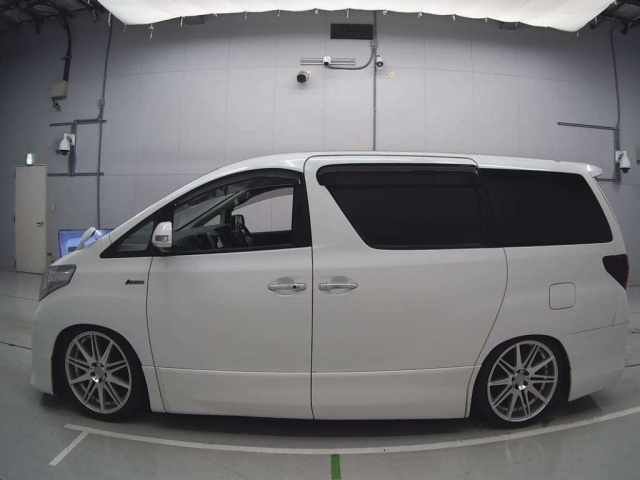 TOYOTA ALPHARD 2008