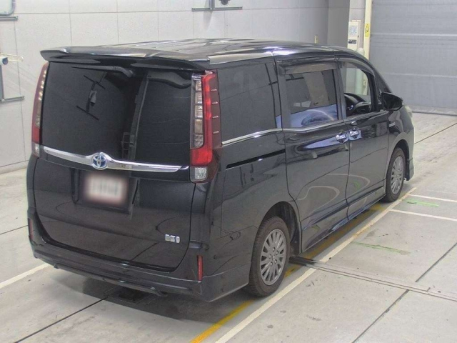 TOYOTA ESQUIRE 2015