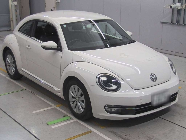 VOLKSWAGEN THE BEETLE 2013