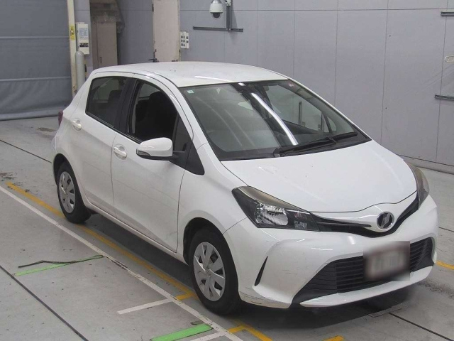 TOYOTA VITZ 2016