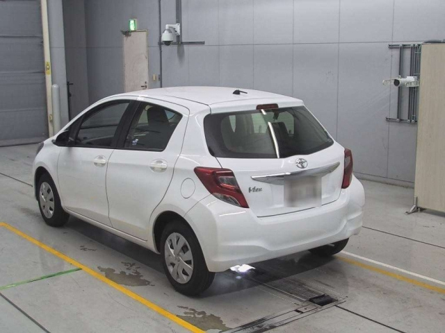 TOYOTA VITZ 2016