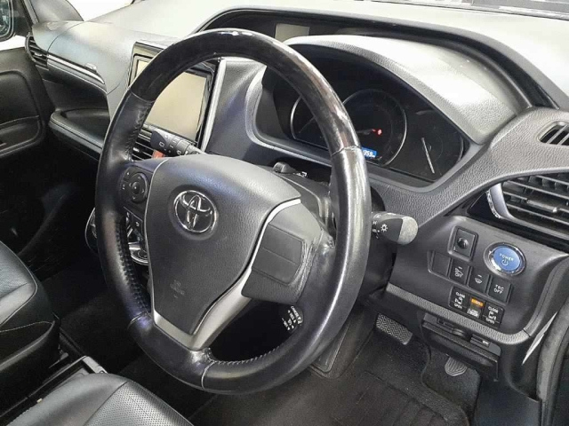 TOYOTA ESQUIRE 2015