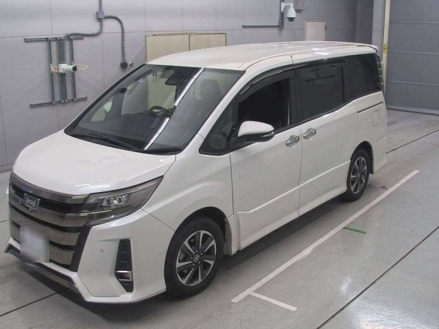 TOYOTA NOAH 2019