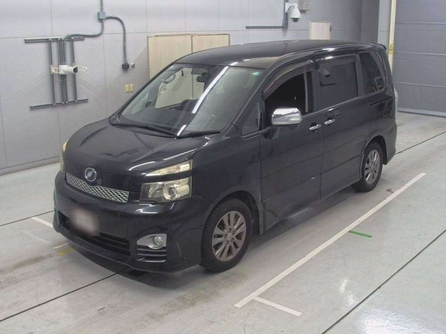 TOYOTA VOXY 2011