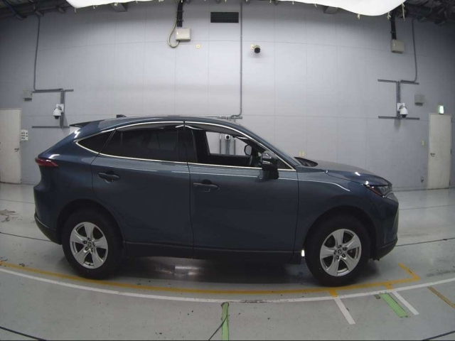 TOYOTA HARRIER 2022