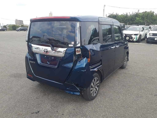 TOYOTA ROOMY 2021