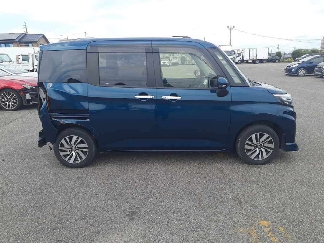 TOYOTA ROOMY 2021