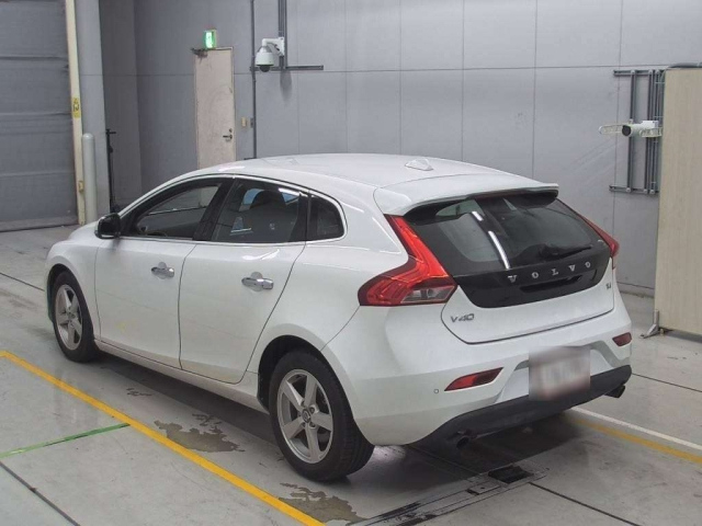 VOLVO V40 2013