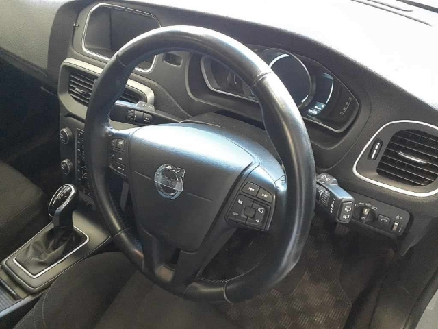 VOLVO V40 2013