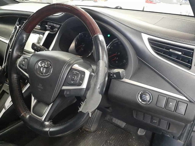 TOYOTA HARRIER 2014