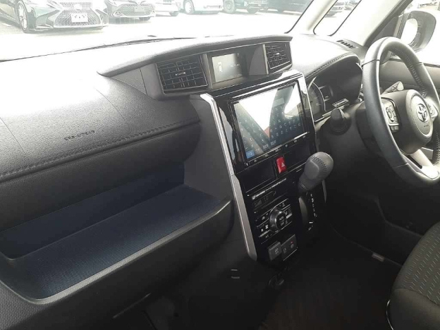 TOYOTA ROOMY 2021