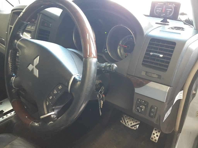 MITSUBISHI PAJERO 2009