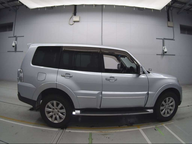 MITSUBISHI PAJERO 2009