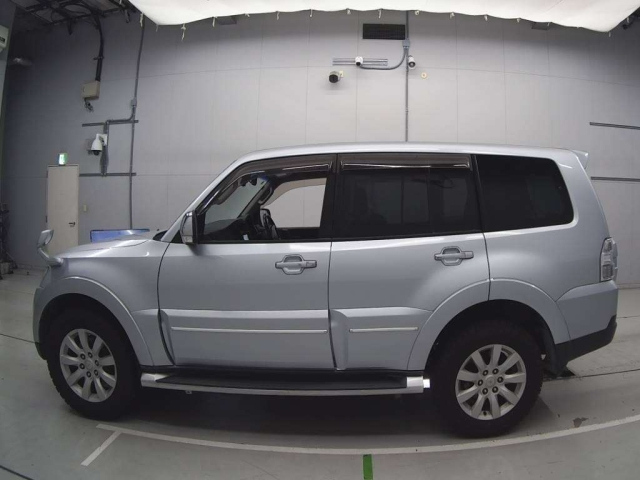 MITSUBISHI PAJERO 2009