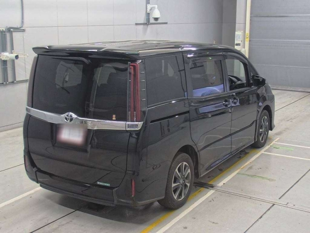 TOYOTA NOAH 2020