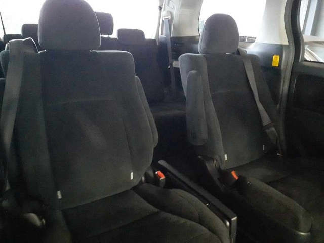 TOYOTA ALPHARD 2010