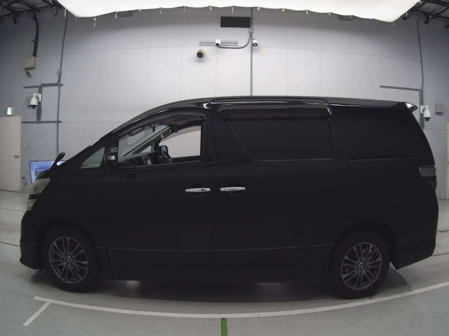 TOYOTA VELLFIRE 2010