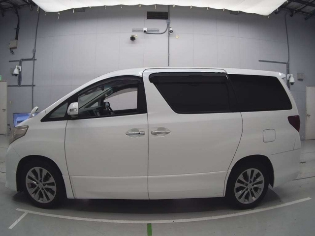 TOYOTA ALPHARD 2010