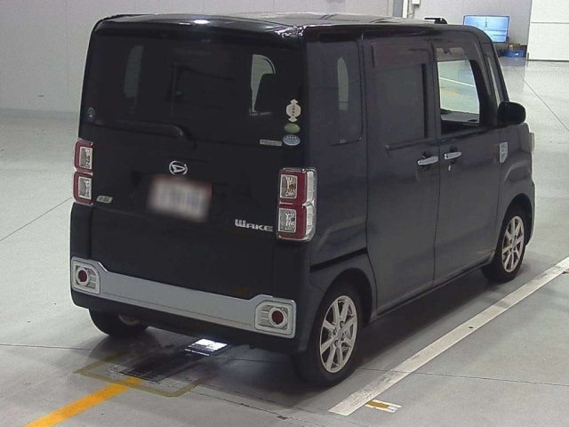 DAIHATSU WAKE 2015