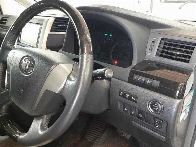TOYOTA ALPHARD 2013