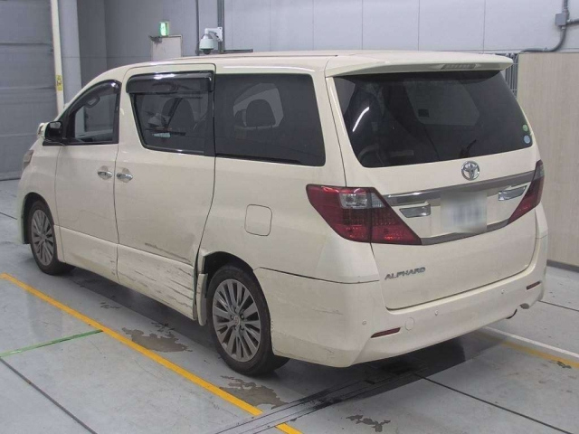 TOYOTA ALPHARD 2013