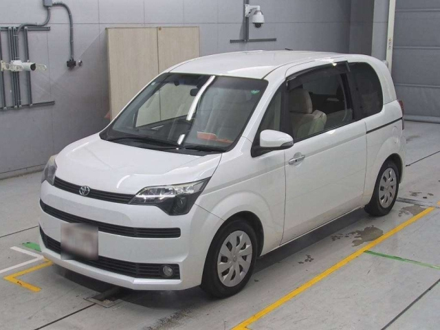 TOYOTA SPADE 2013
