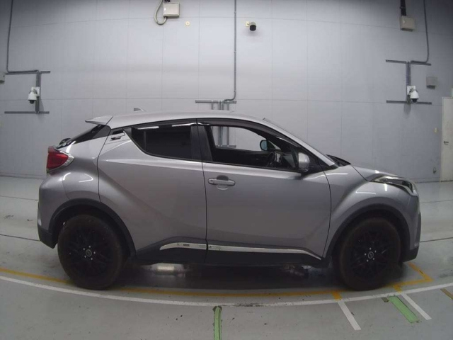 TOYOTA C-HR 2017
