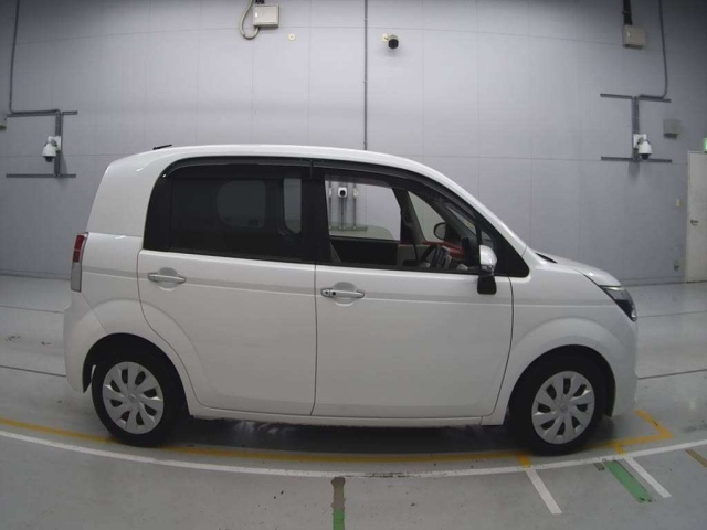 TOYOTA SPADE 2013