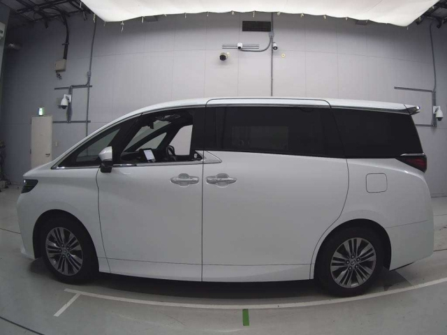 TOYOTA ALPHARD 2024