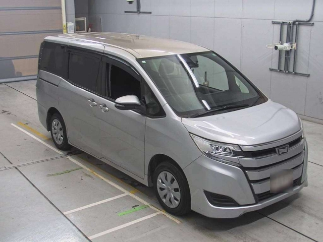 TOYOTA NOAH 2021